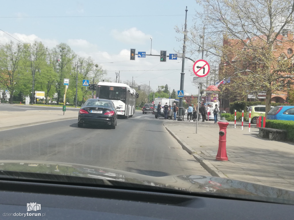 Interwencja policji w centrum miasta