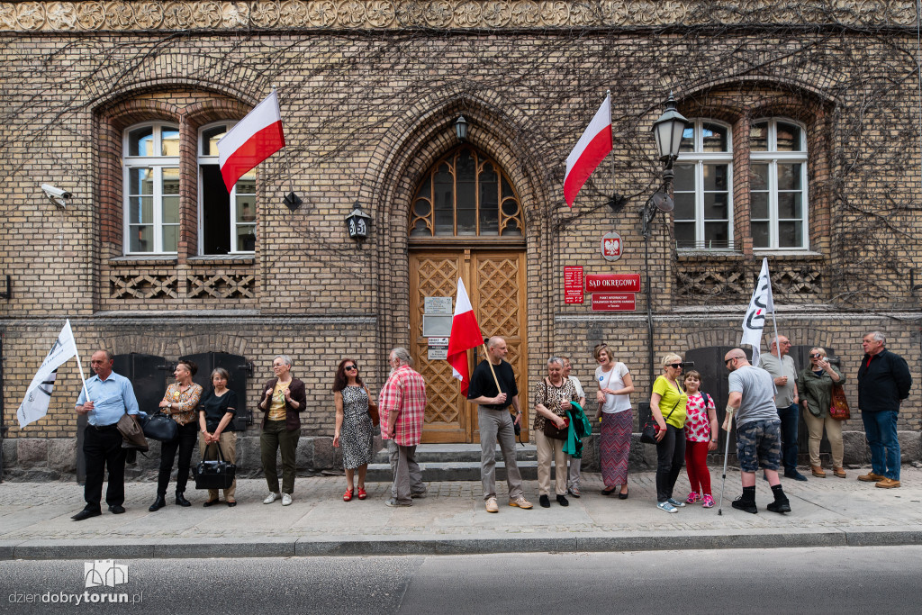Pikieta pod Sądem Okręgowym