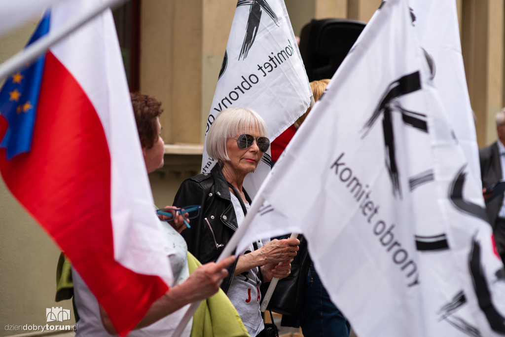 Pikieta pod Sądem Okręgowym