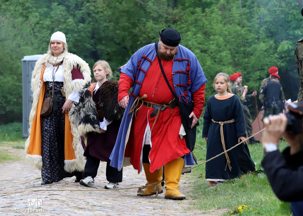 Majówka z historią na Zamku Dybowskim