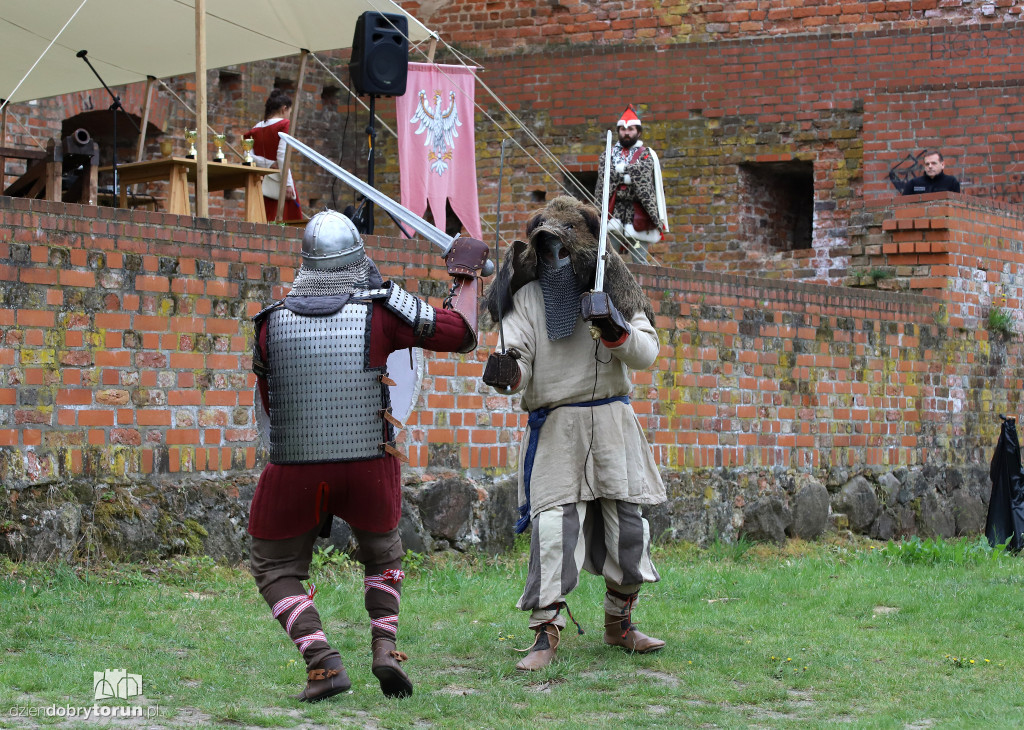 Majówka z historią na Zamku Dybowskim