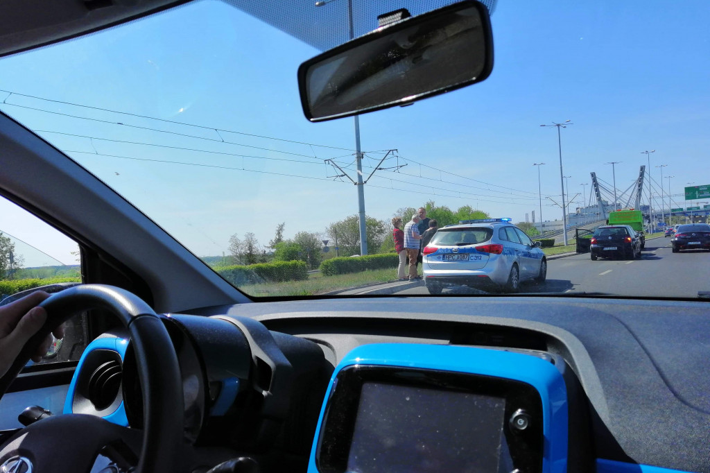 Kolizja dwóch aut na Szosie Lubickiej