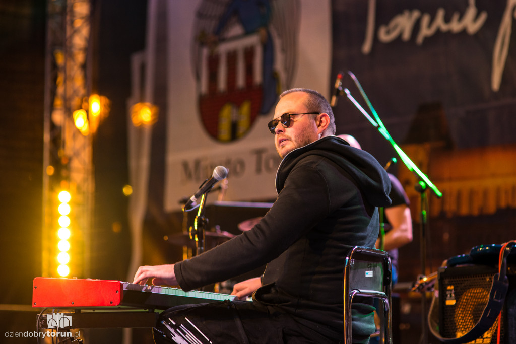Koncert zespołu Pudelsi na starówce