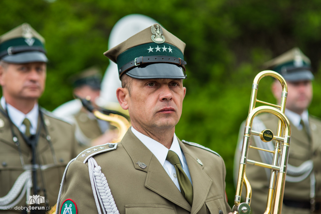 Dzień Flagi - Uroczystość wojskowa
