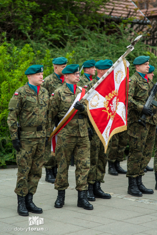 Dzień Flagi - Uroczystość wojskowa