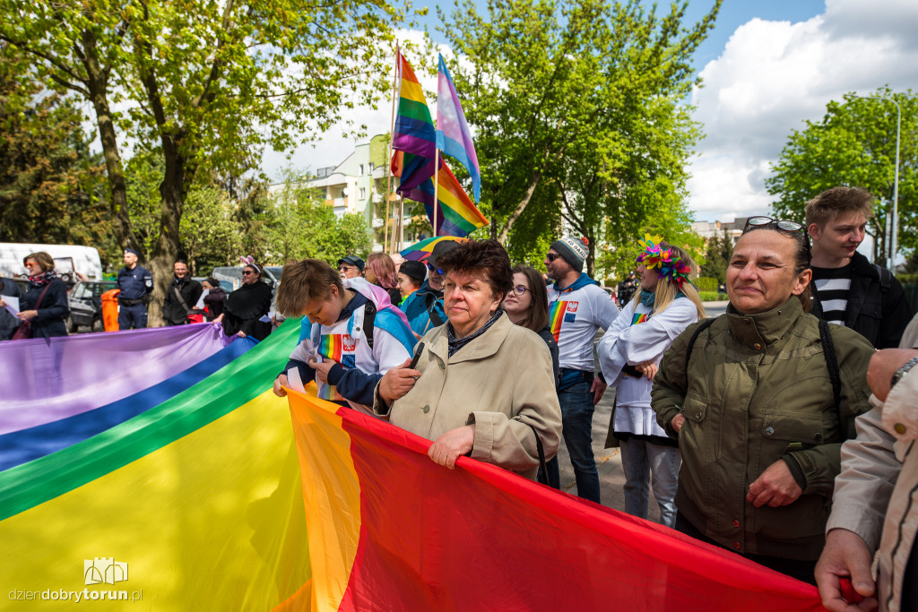 Demonstracja pod siedzibą Radia Maryja