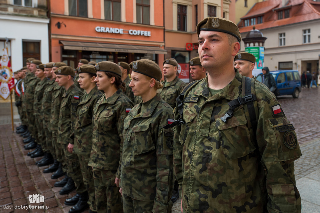 Ceremonia złożenia kwiatów