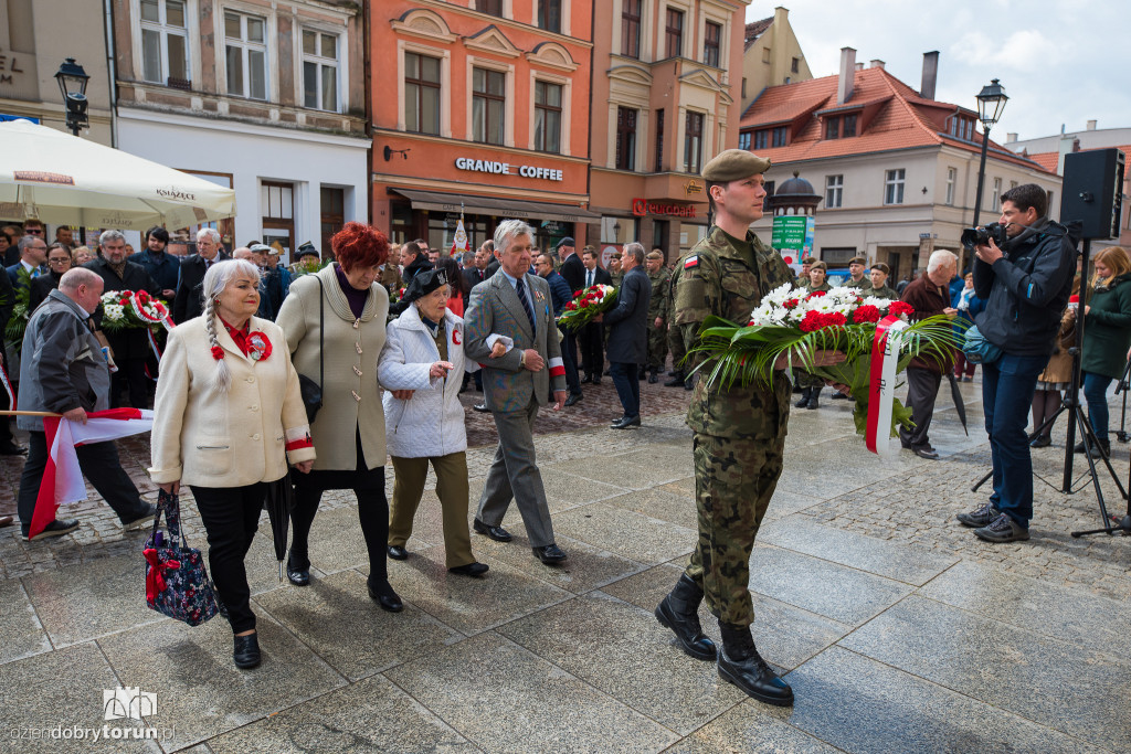 Ceremonia złożenia kwiatów