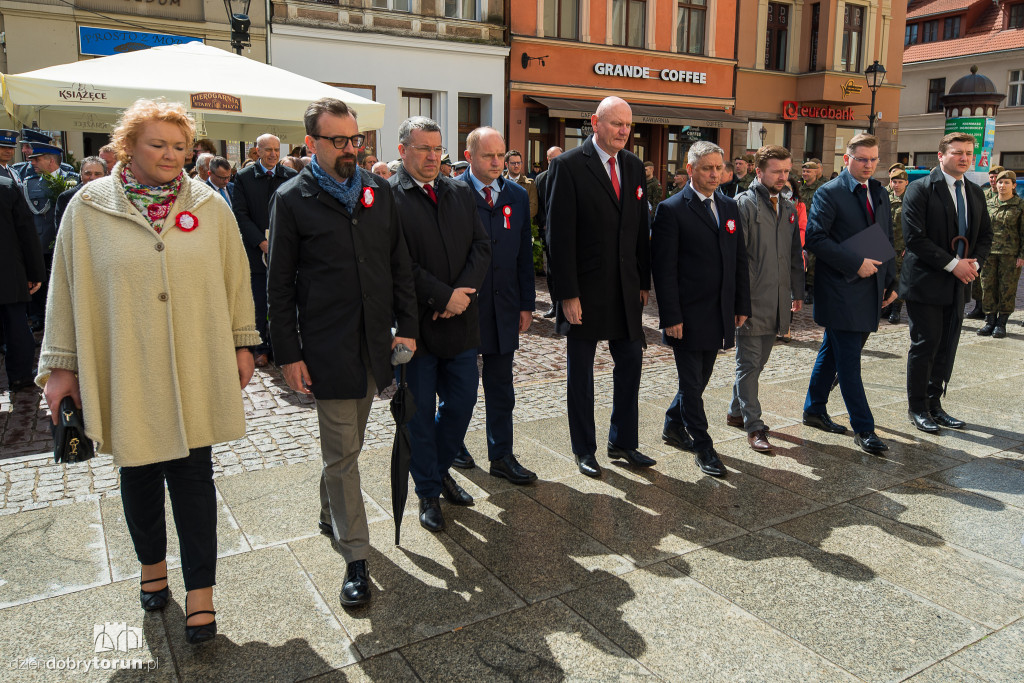 Ceremonia złożenia kwiatów