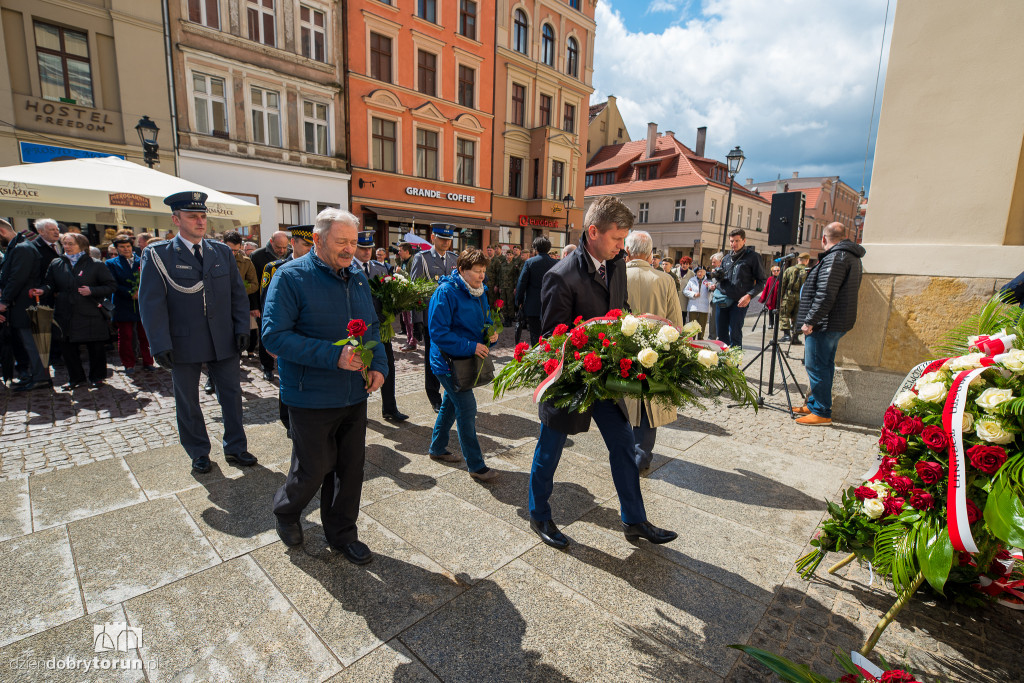 Ceremonia złożenia kwiatów