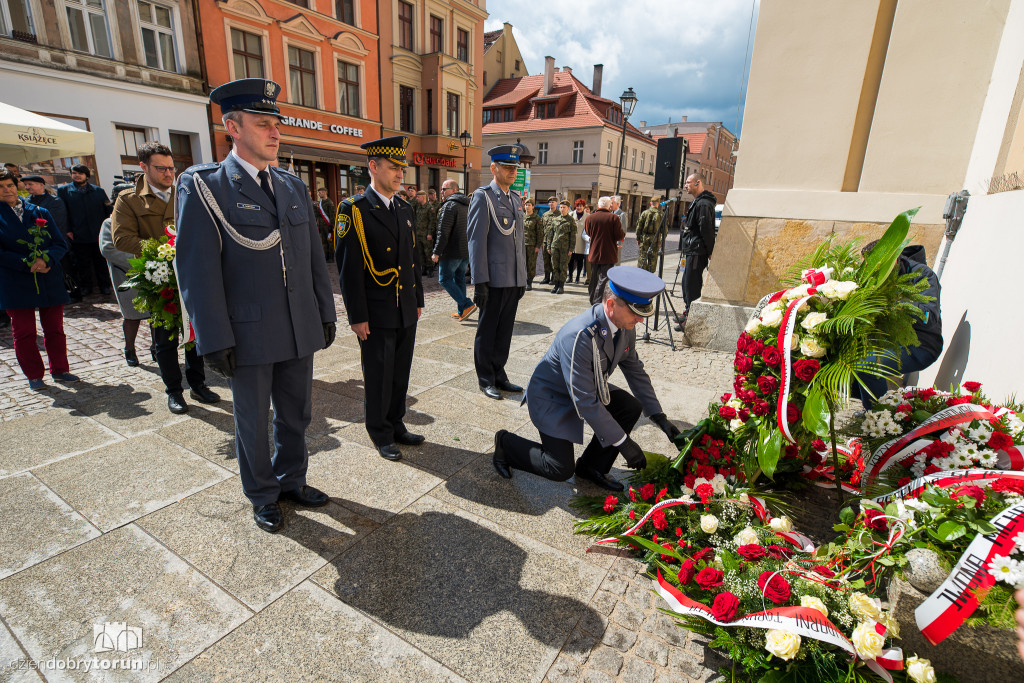 Ceremonia złożenia kwiatów
