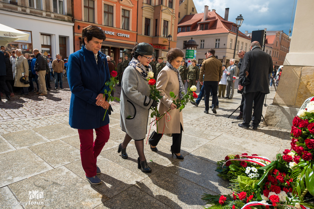 Ceremonia złożenia kwiatów