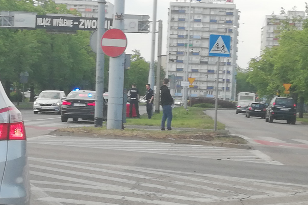 Kolizja dwóch aut w centrum miasta