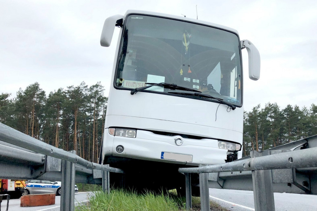 Autobus wypadł z drogi pod Toruniem