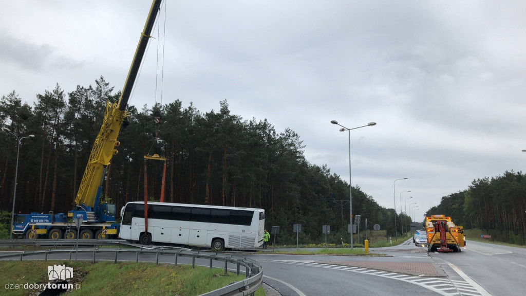 Autobus wypadł z drogi pod Toruniem