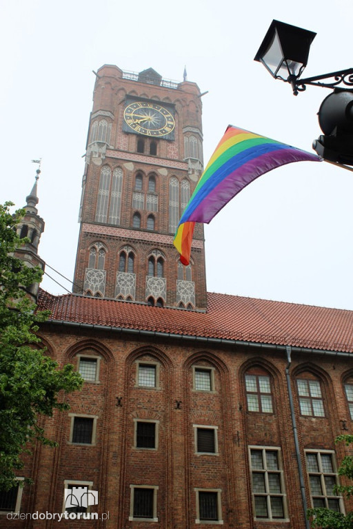 Tęczowe flagi opanowały starówkę
