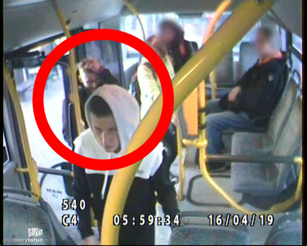 Dotkliwie pobili i uciekli! Poznajesz ich?!