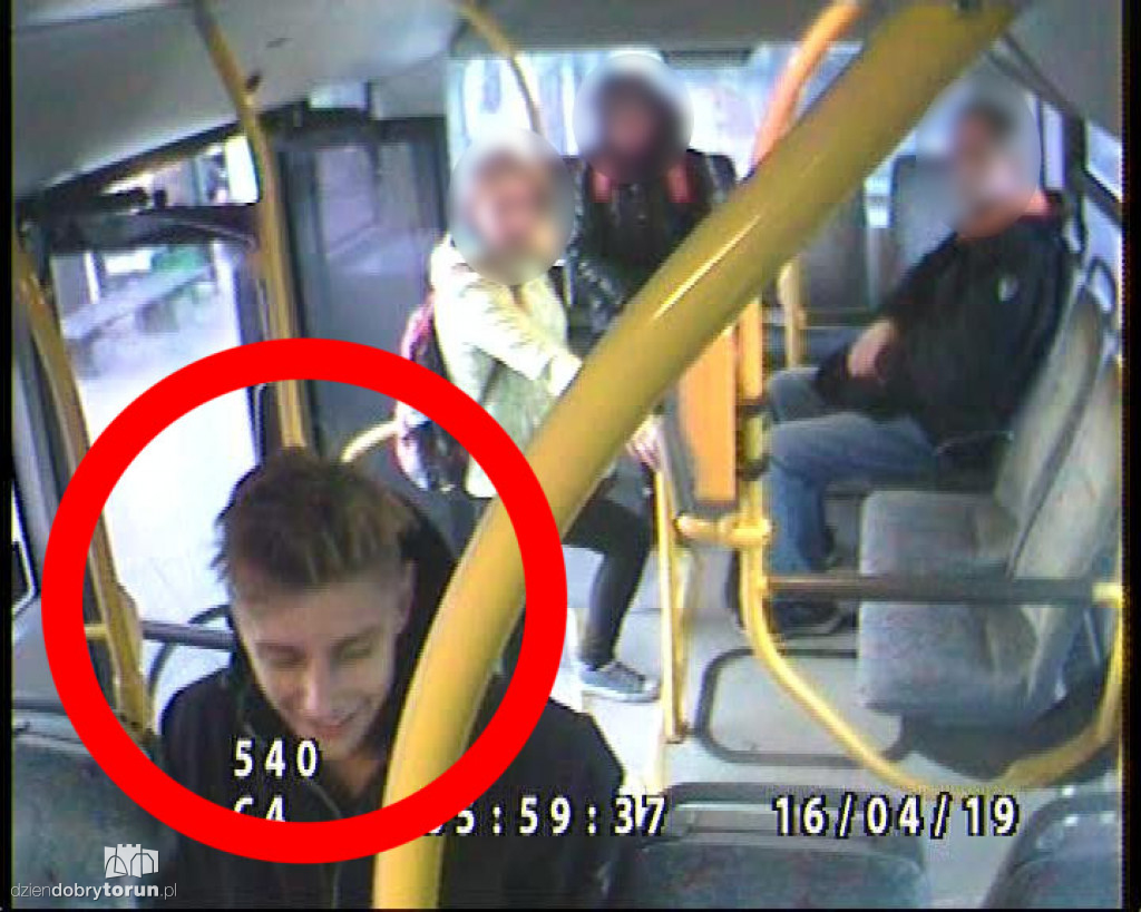 Dotkliwie pobili i uciekli! Poznajesz ich?!