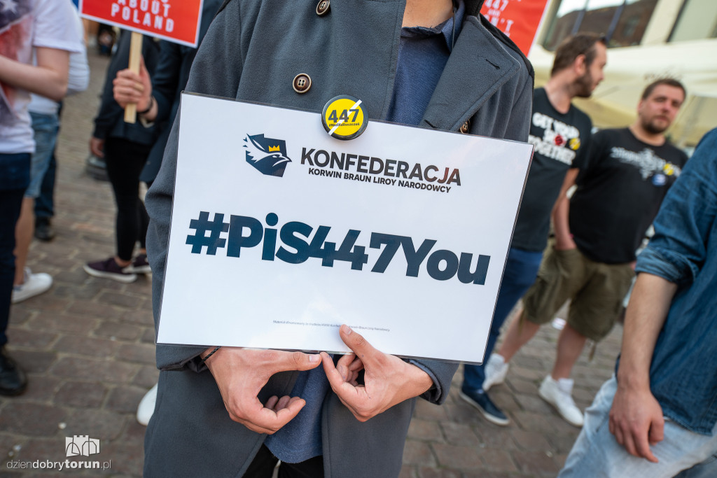 Pikieta #stop447 pod Kopernikiem