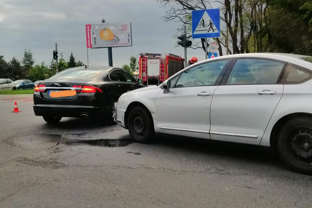 Zderzenie trzech samochodów na Sz. Lubickiej