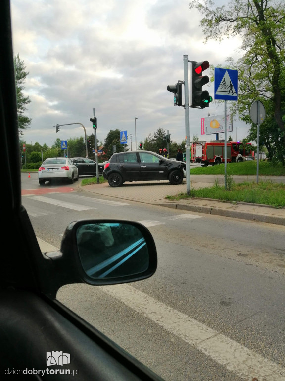 Zderzenie trzech samochodów na Sz. Lubickiej
