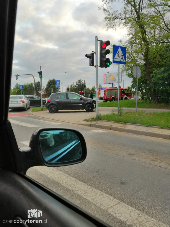 Zderzenie trzech samochodów na Sz. Lubickiej