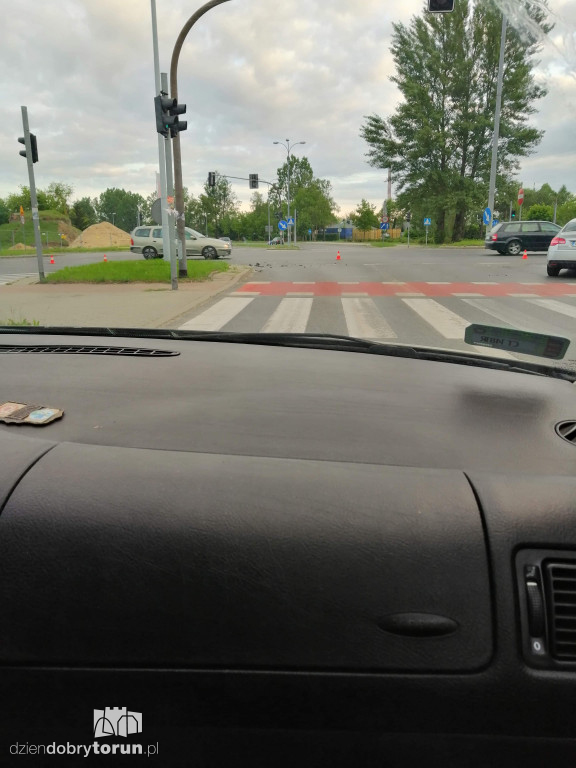 Zderzenie trzech samochodów na Sz. Lubickiej