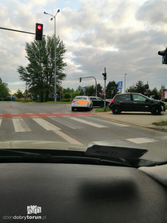 Zderzenie trzech samochodów na Sz. Lubickiej