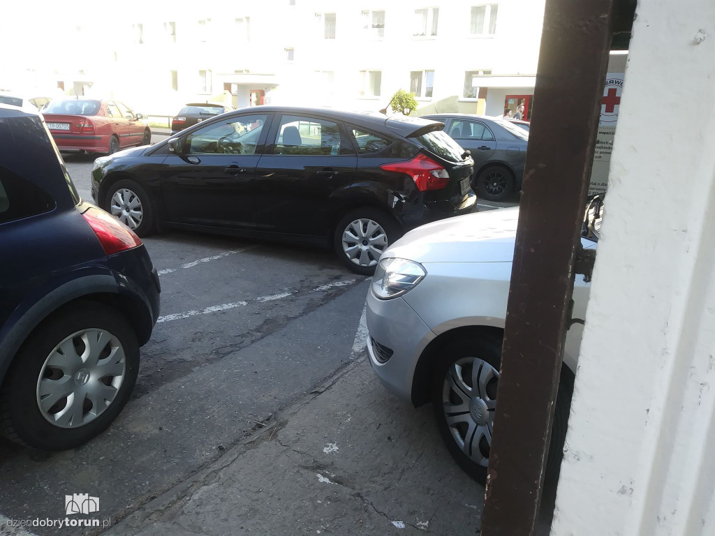 Tak parkują Na Skarpie!