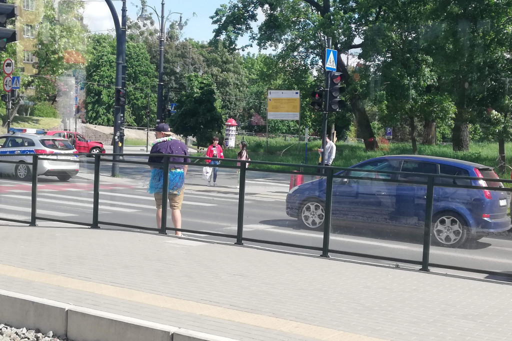Kolizja samochodów na ulicy Odrodzenia