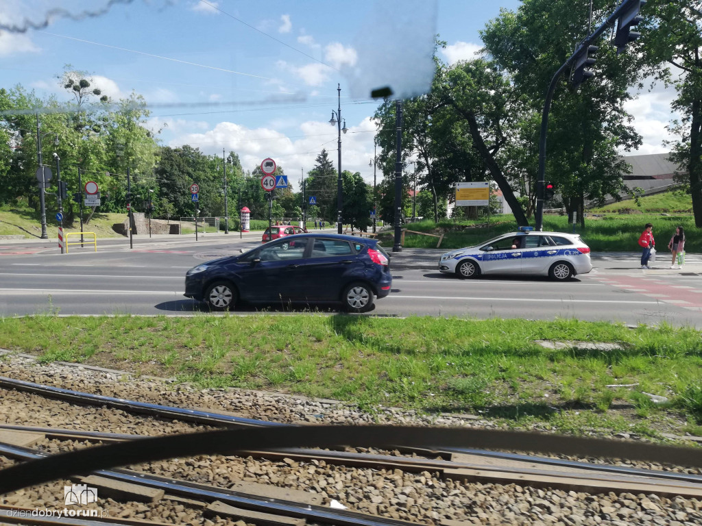 Kolizja samochodów na ulicy Odrodzenia