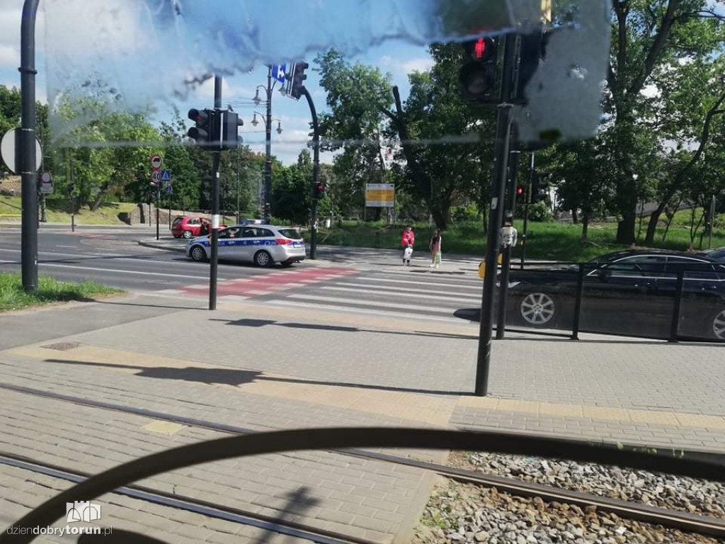 Kolizja samochodów na ulicy Odrodzenia