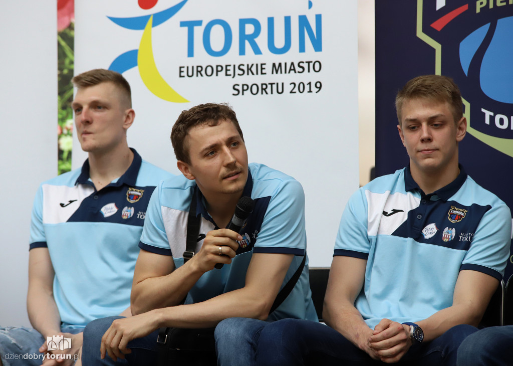 Konferencja prasowa Twardych Pierników