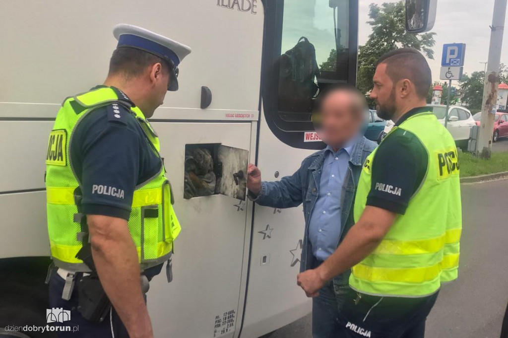 Policja skontrolowała autokar z dziećmi