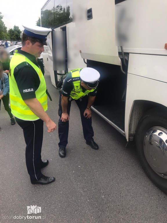 Policja skontrolowała autokar z dziećmi
