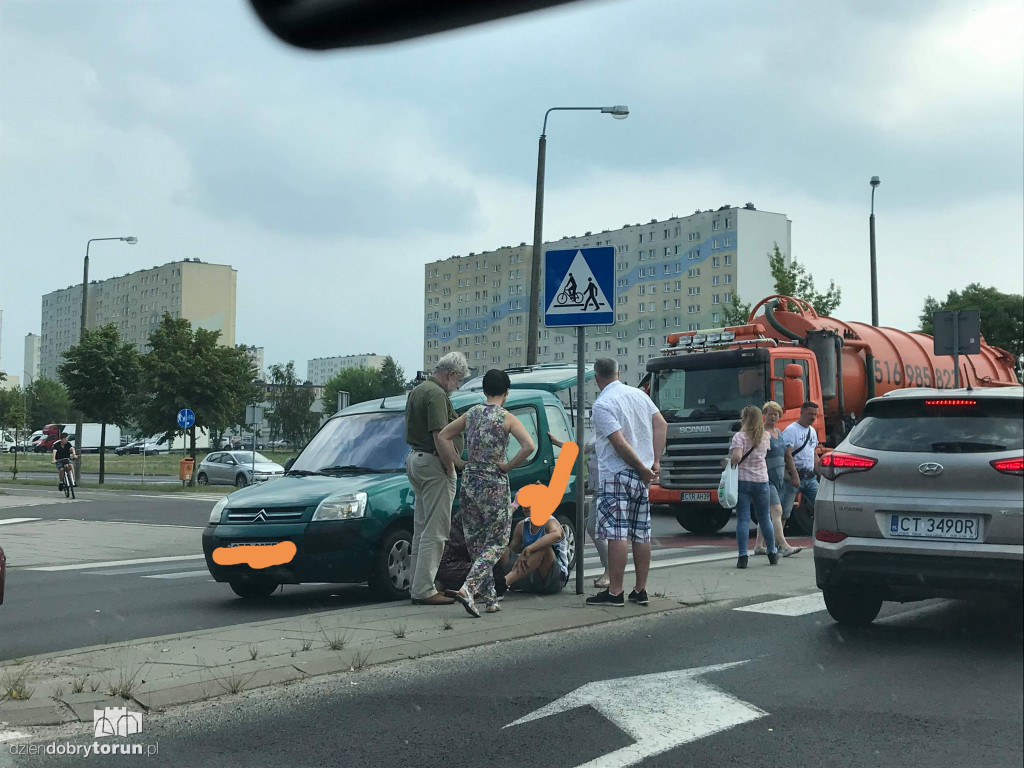 Potrącenie przy ul. Przy Skarpie w Toruniu