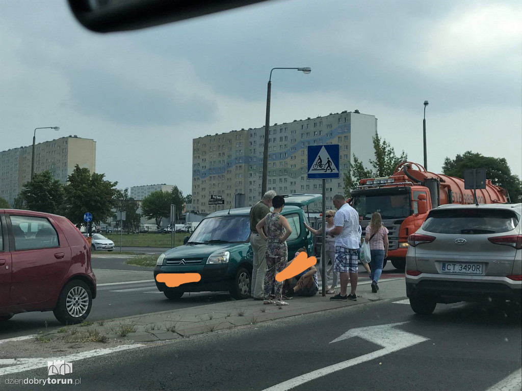 Potrącenie przy ul. Przy Skarpie w Toruniu