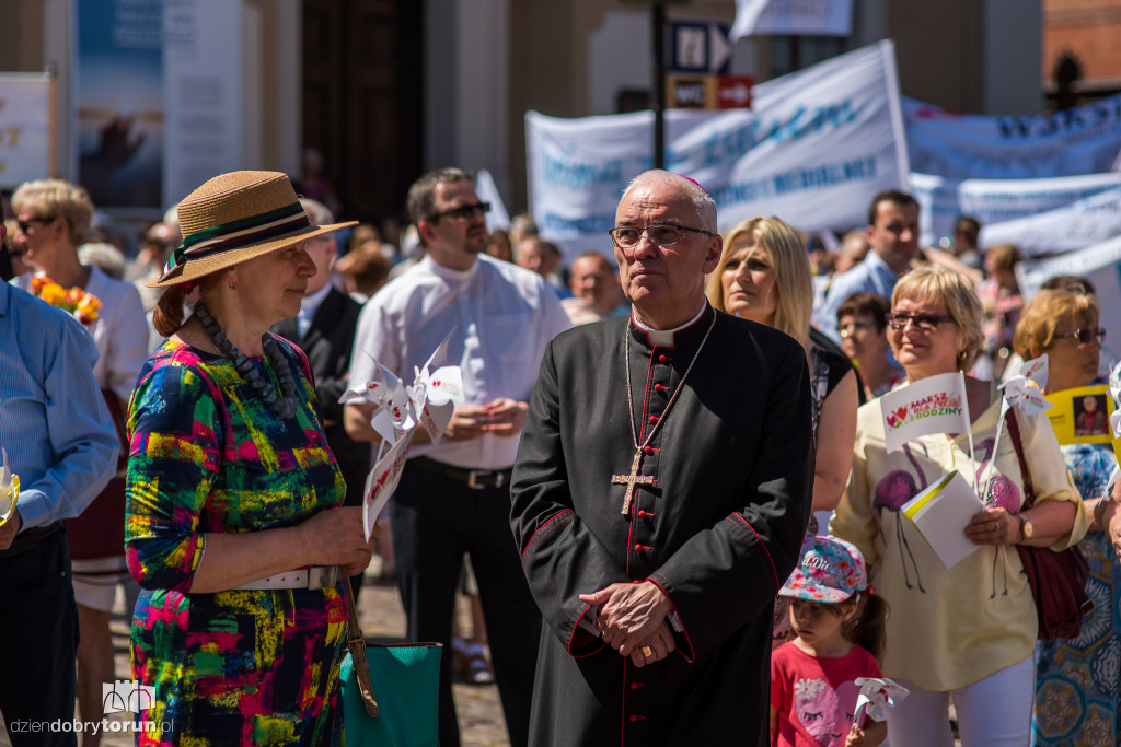 Tłumy na marszu dla życia i rodziny