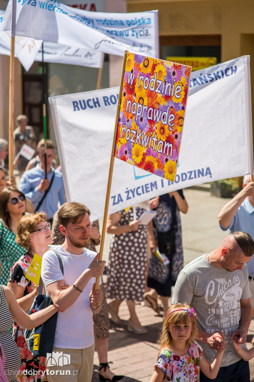 Tłumy na marszu dla życia i rodziny