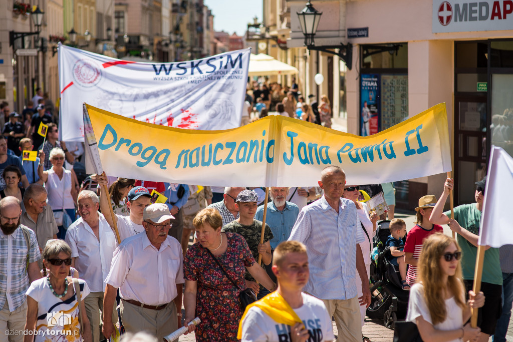 Tłumy na marszu dla życia i rodziny