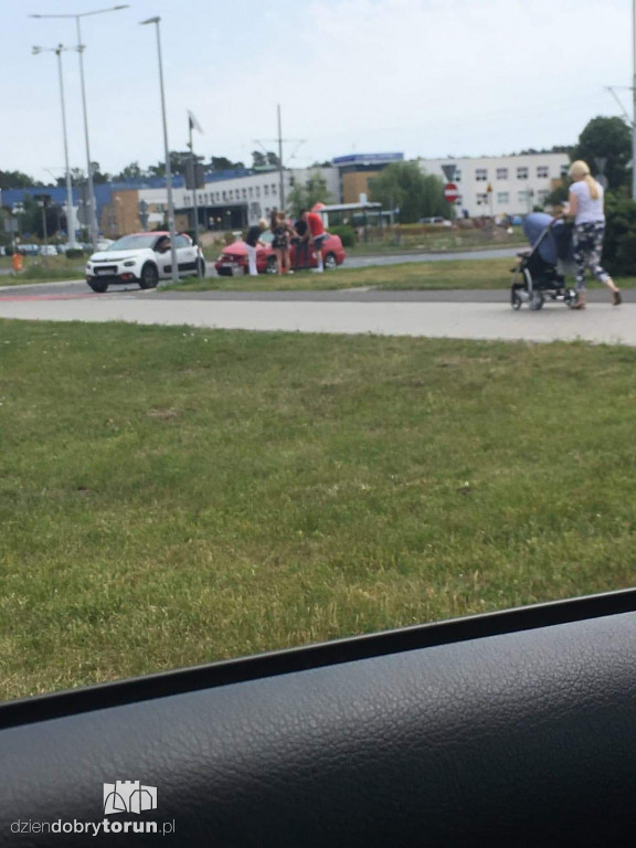 Groźna kolizja na osiedlu Na Skarpie