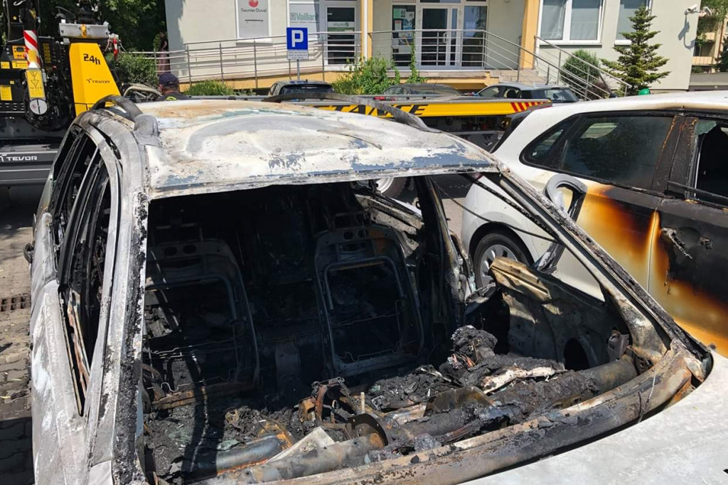 Pożar samochodu na jednym z osiedli