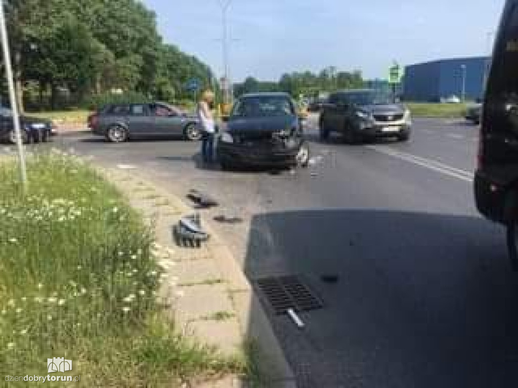 Stłuczka dwóch aut na Olimpijskiej