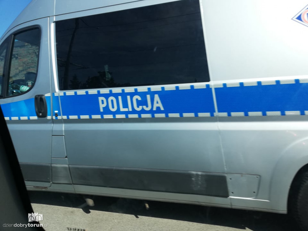 Stłuczka aut na Szosie Lubickiej