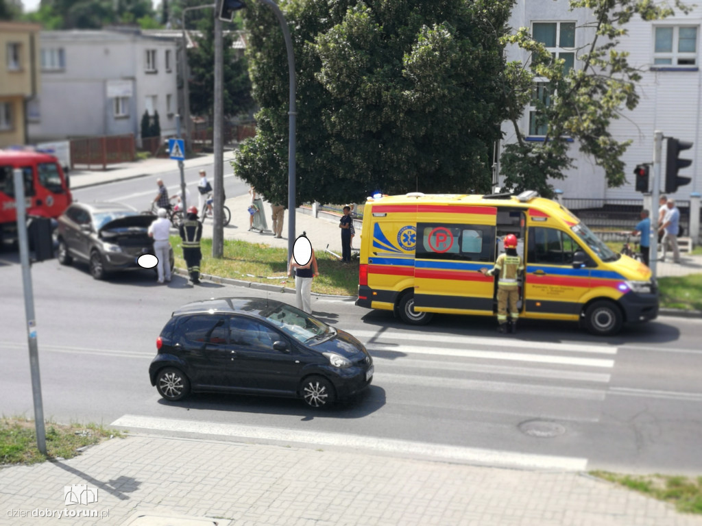 Groźna kolizja na Żwirki i Wigury/Legionów