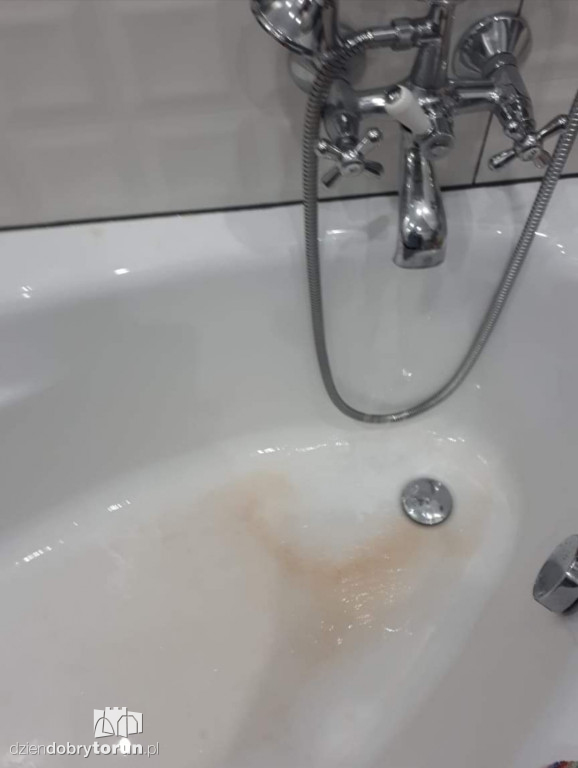 Brudna woda w mieszkaniach na Skarpie