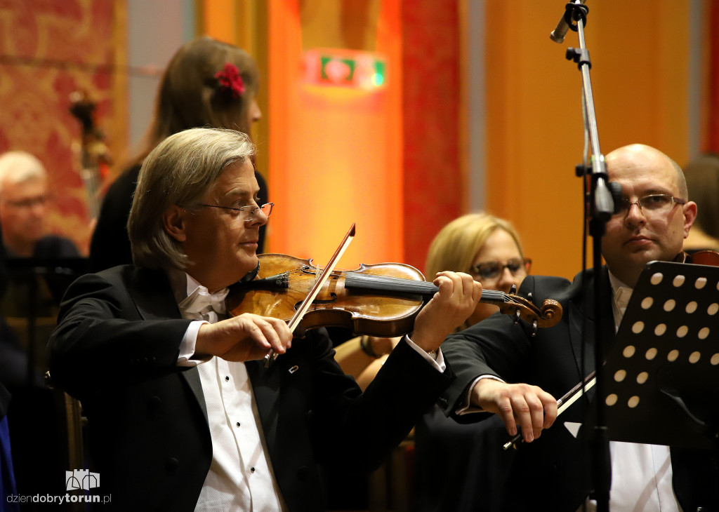 Koncert ,,Swingujące kuranty-prząśniczka w opalach''