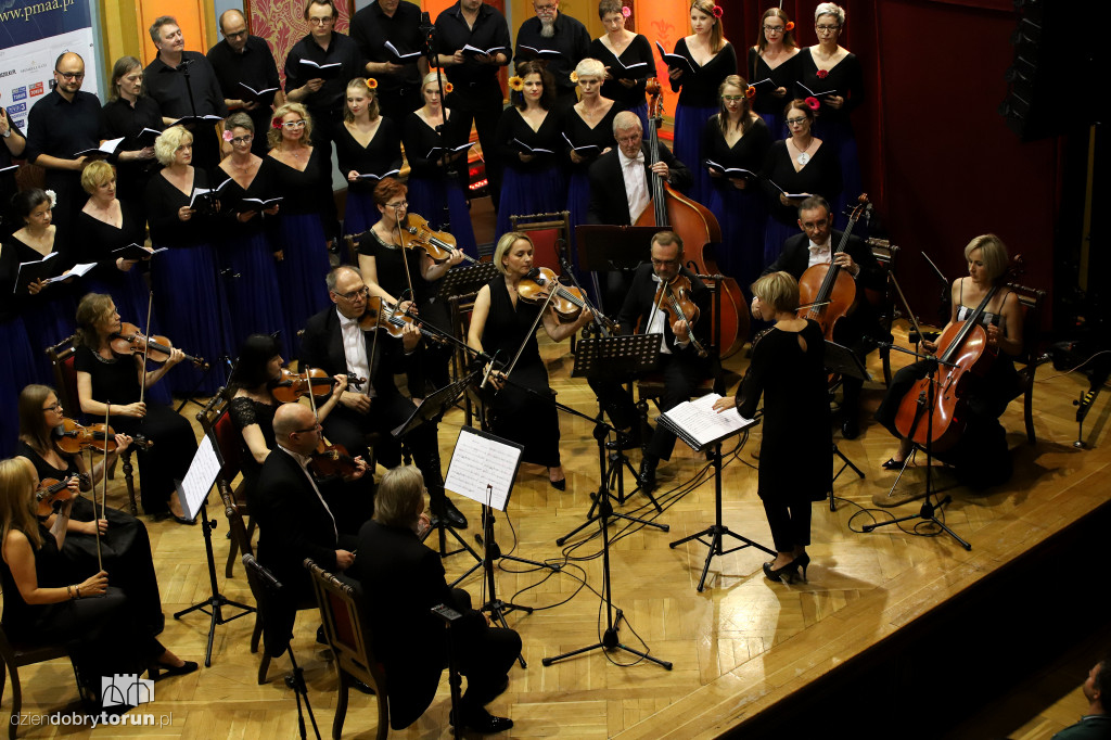 Koncert ,,Swingujące kuranty-prząśniczka w opalach''