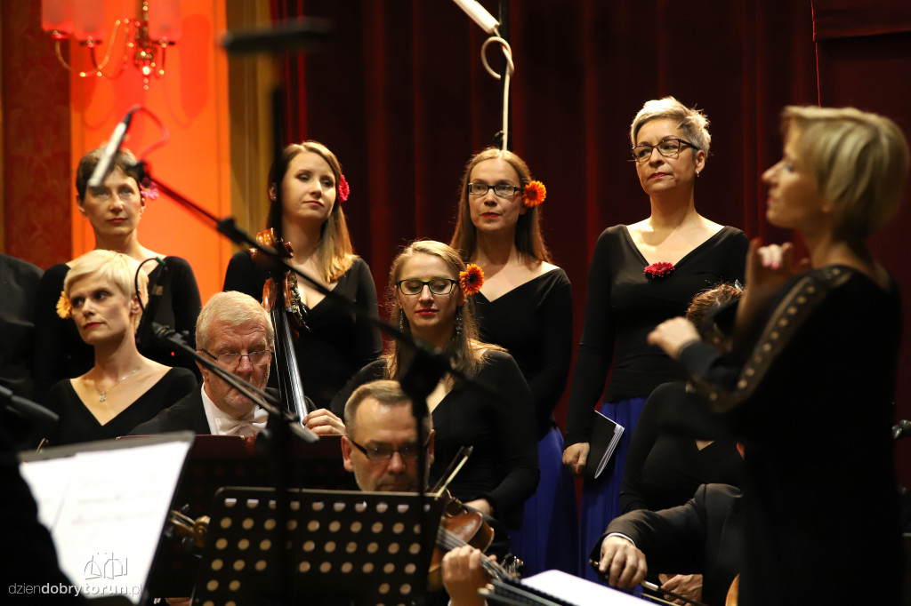 Koncert ,,Swingujące kuranty-prząśniczka w opalach''