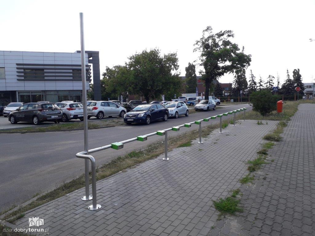 Montują stacje wypożyczalni rowerów